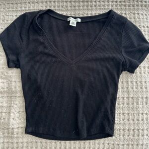 Black V-neck short sleeve top